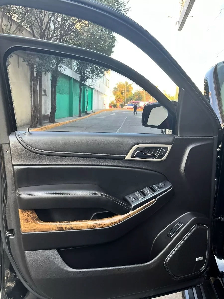 Miniatura: GMC Yukon 2016 Negro Blindada Nivel III Plus Denali 6.2 Aut.