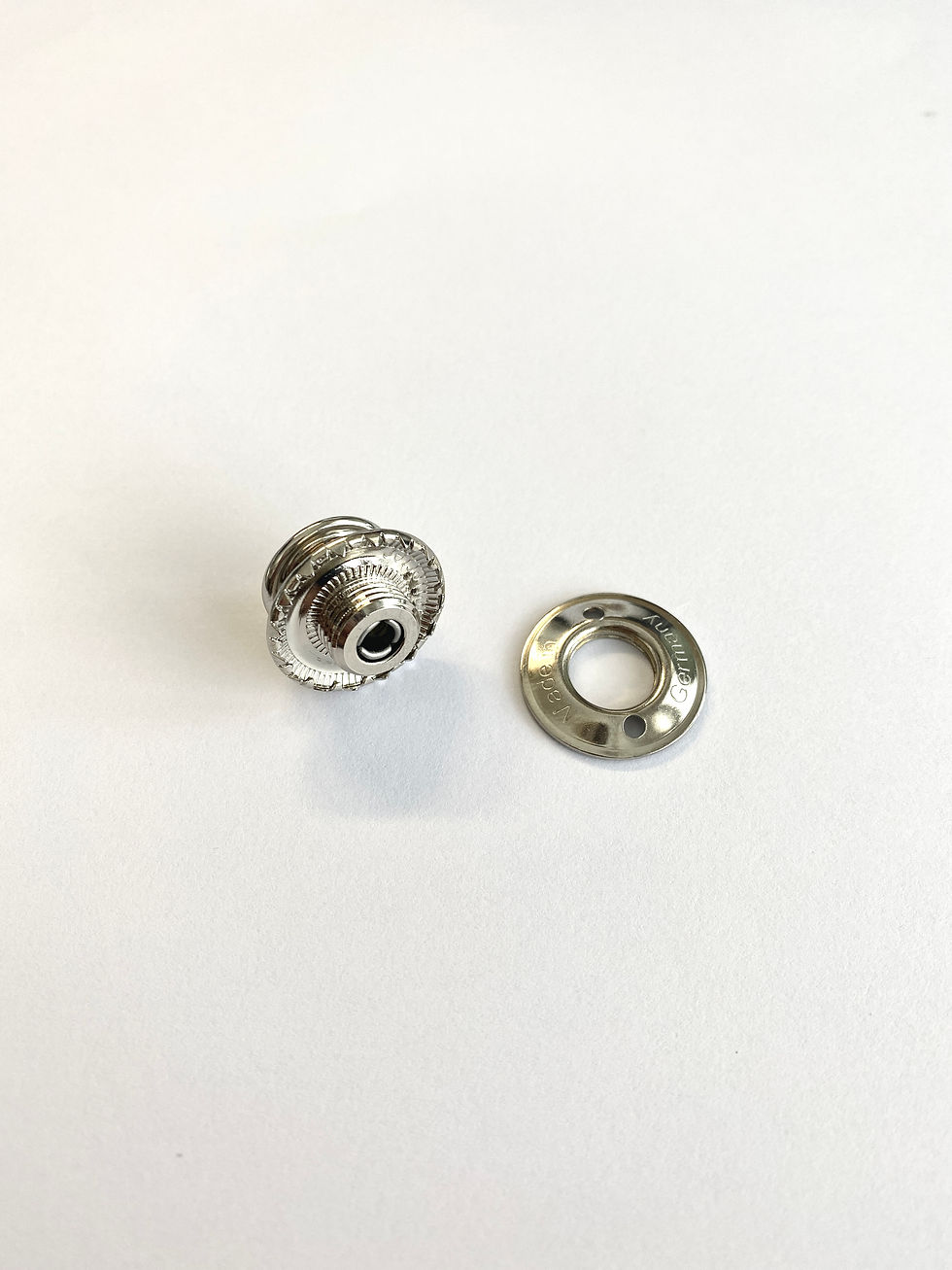 Pack Of 2 LOXX N/P Large Head Buttons