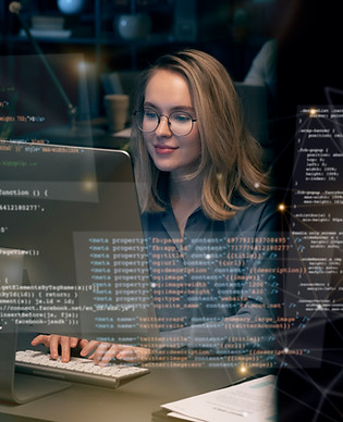 conceito-de-colagem-de-html-e-css-com-pessoa.jpg