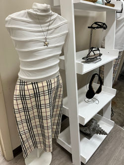 LUX ISLAND Inlet Featuring Burberry