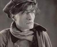 CANDELABRO-MONOGRAFIA BICHO DA SEDA