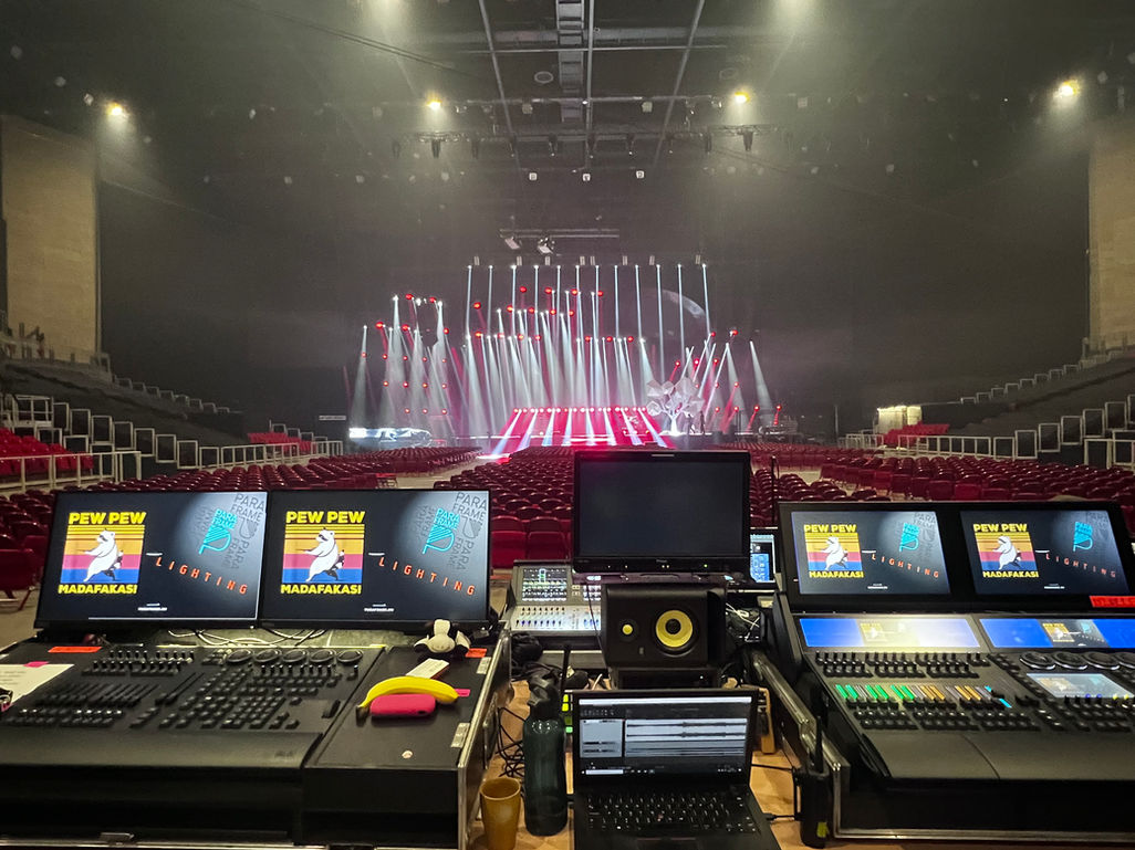 Koncert világítás látványtervezés, világítástervezés, 3D látványtervezés, színpadi világítás, rendezvénytechnika, fényvezérlő programozás