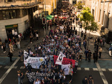 Miles de estudiantes coparon la ciudad para protestar contra los recortes del gobierno