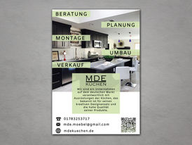 Flyer für „MDE Küchen“ mit Fotocollage und grün-schwarzem Rasterdesign