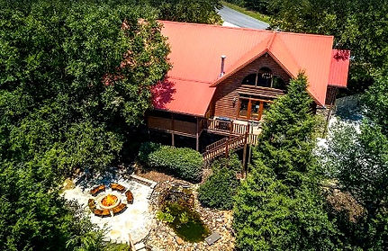 Cadillac creek, Unique cabin in Pigeon Forge, Tennessee, 50's style, exterior shot