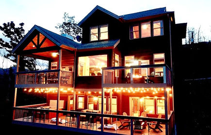 3 suite retreat gburg_edited.jpg