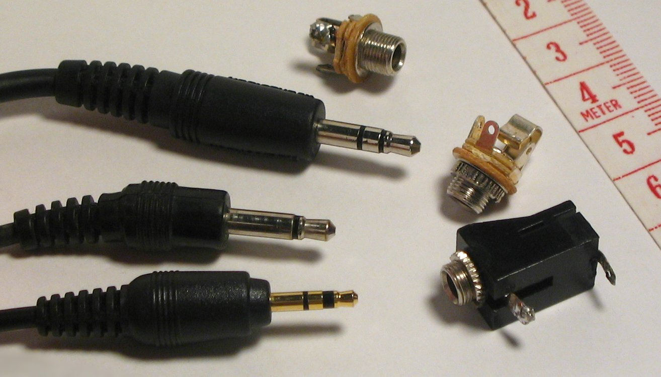 Different minijack cables. Note the difference in number of rings (source)