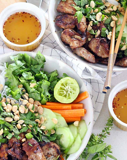 Easy-Vietnamese-Pork-Bun-Bowls-2.jpg