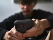 18 ವರ್ಷದೊಳಗಿನ ಮಕ್ಕಳ ಸಾಮಾಜಿಕ ಜಾಲತಾಣಗಳ ಖಾತೆಗೆ ಪೋಷಕರ ಸಮ್ಮತಿ ಕಡ್ಡಾಯ