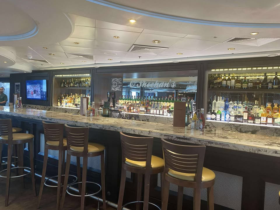 OSheehan's Pub, 24-hour eatery