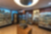 神戸時計デザイン博物館 展示コーナー西・南面.jpg