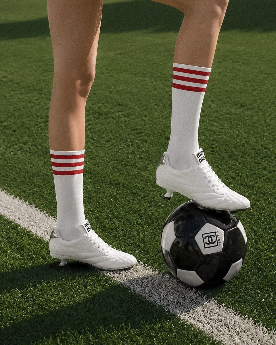 Botines Miu Miu y Balón CHANEL 