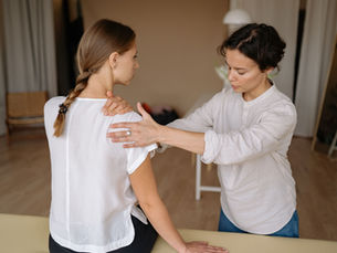 How to Evaluate a Hypermobile Patient: A Guide for Physical Therapists