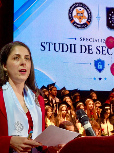 EDINA MESZAROS, RISE Oradea: UNDERDOG înseamnă Cei care pornesc la drum fără avantaje. Cei care trebuie să fie CREATIVI ca să reușească. CEI CARE TRANSFORMĂ OBSTACOLELE ÎN COMBUSTIBIL, NU ÎN SCUZE.