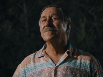 CHRISTMAS IN OCTOMBRIE - NOIEMBRIE. TĂTUȚU vine pe Voyo cu începutul poveștilor personajelor din CLANUL. Ca un tort de tiramisu lângă bradul de crăciun. DELICIOS.