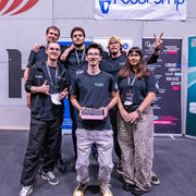 TOR UORADEA la ALL JAPAN ROBOT-SUMO TOURNAMENT 2025. Echipa coordonată de FLAVIU BIROUAȘ va concura la MEGA SUMO. Mihnea Gavriș, Ticarat Raul, Mahmoud Darbaj, Oana Gal și Sebastian Gavruța. 6-7 dec