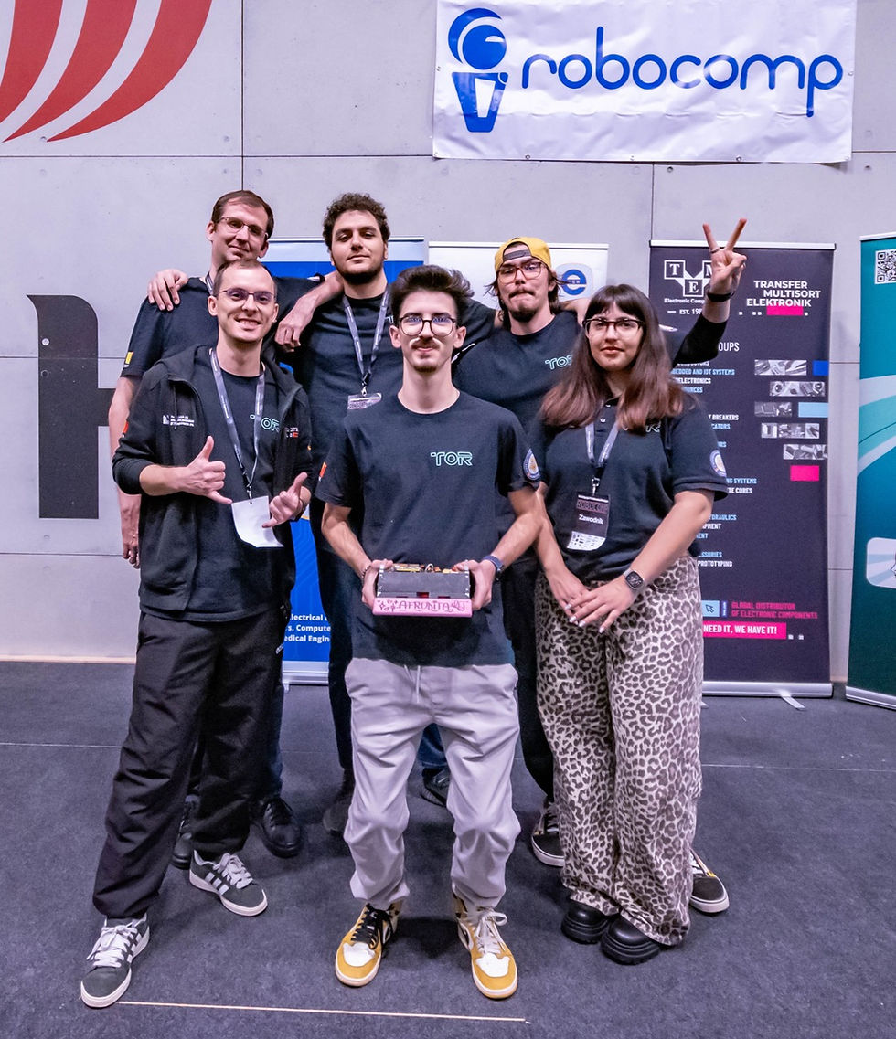 TOR UORADEA la ALL JAPAN ROBOT-SUMO TOURNAMENT 2025. Echipa coordonată de FLAVIU BIROUAȘ va concura la MEGA SUMO. Mihnea Gavriș, Ticarat Raul, Mahmoud Darbaj, Oana Gal și Sebastian Gavruța. 6-7 dec