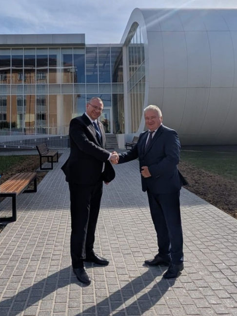 Președintele Autorității Naționale pentru Cercetare în vizită la Centrul de Transfer Tehnologic al Universității din Oradea. A fost pusă în discuție ideea unui program de burse postdoctorale.