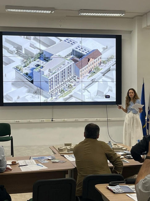 ARHITECȚI FRESH PE PIAȚĂ. Absolvenții Departamentului de Arhitectură al Facultății de Construcții, Cadastru și Arhitectură a Universității din Oradea și-au susținut proiectele de licență.