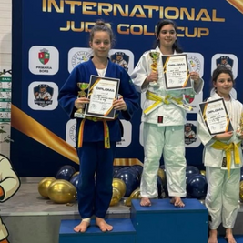 CHAMPIONS ORADEA la "Cupa de Aur" 2025. 400 sportivi, 33 de cluburi. Din România și Ungaria. 5 medalii de aur prin Salajan Ilian, Chise Razvan, Barbu Raisa, Anghel Veron și Taghatine Sofia