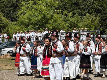 DANȚ PE VALEA MÎSCHI. Documentar dedicat dansurilor și tradițiilor din Bihor inițiat de Liviu Buțiu, managerul Centrului de Cultură al Județului Bihor.