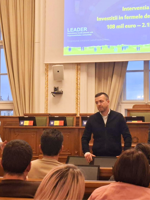 Întâlnire Primărie - Asociația Valea Ierului pe tema consolidării piețelor volante. Au fost prezentate liniile de finanțare destinate fermierilor ce urmează să fie deschise în 2026