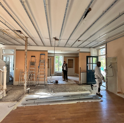 Chantier de rénovation à Lyon – phase de démolition avant réaménagement intérieur