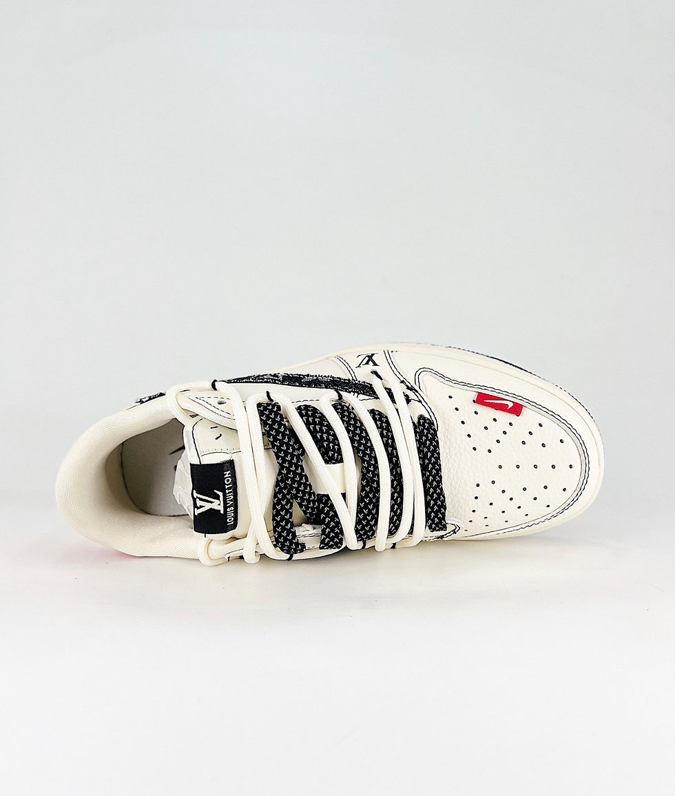 Miniatura: Nike Dunk Summit KAWS TNF Edition