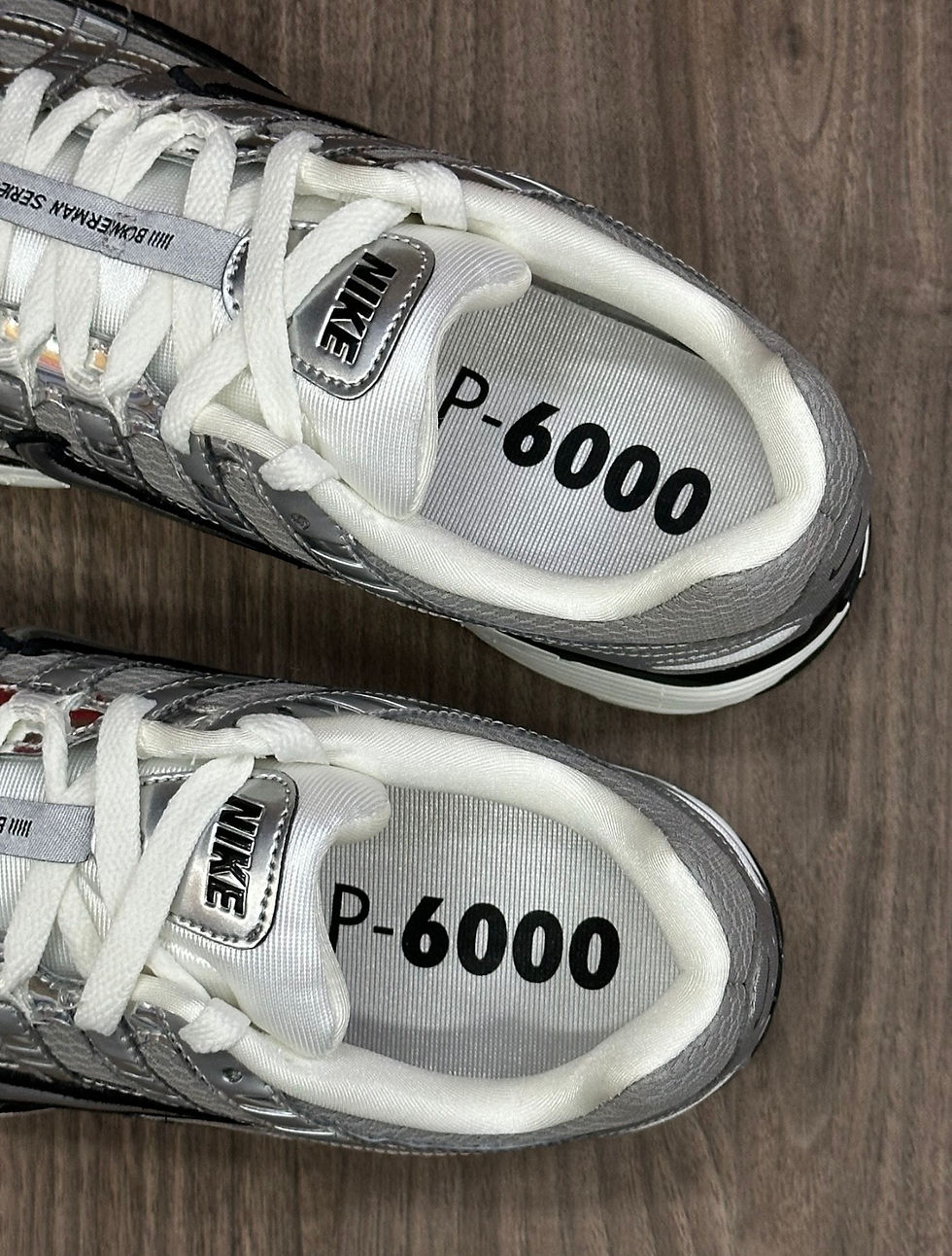 Miniatura: Nike P-6000 Metallic Silver Sail Pure Platinum
