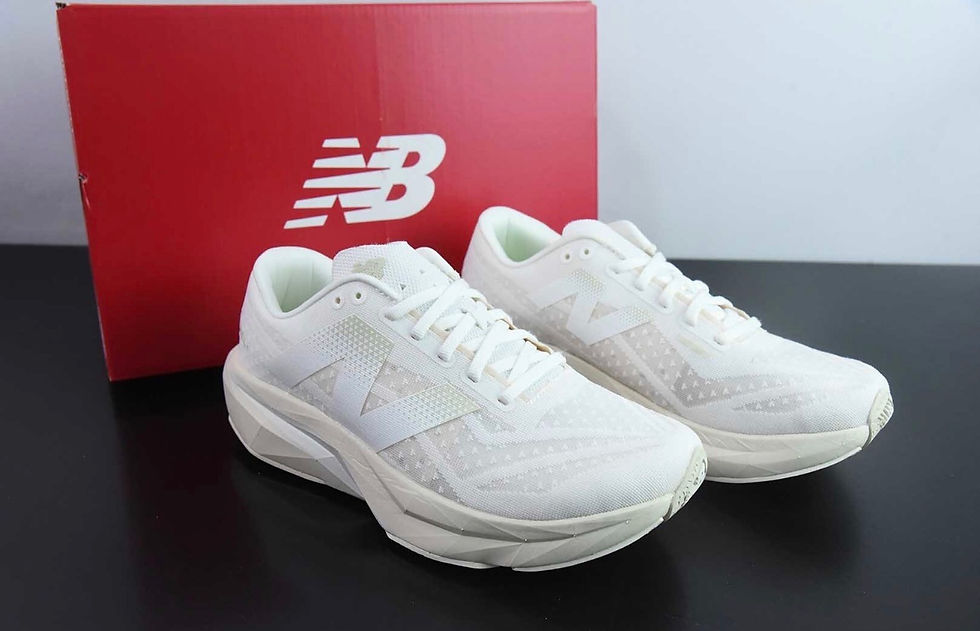Miniatura: New Balance FuelCell Rebel v4 White Coconut Milk