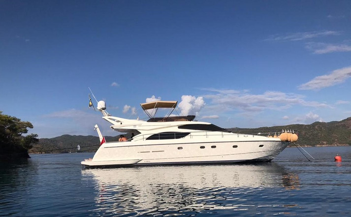 FERRETTI 53