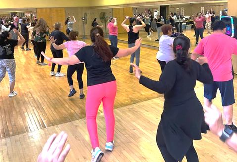Muevete Participants staying fit and connected to community