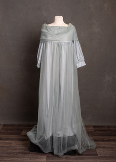 Lang lysegrønn fotokjole med drapert hals