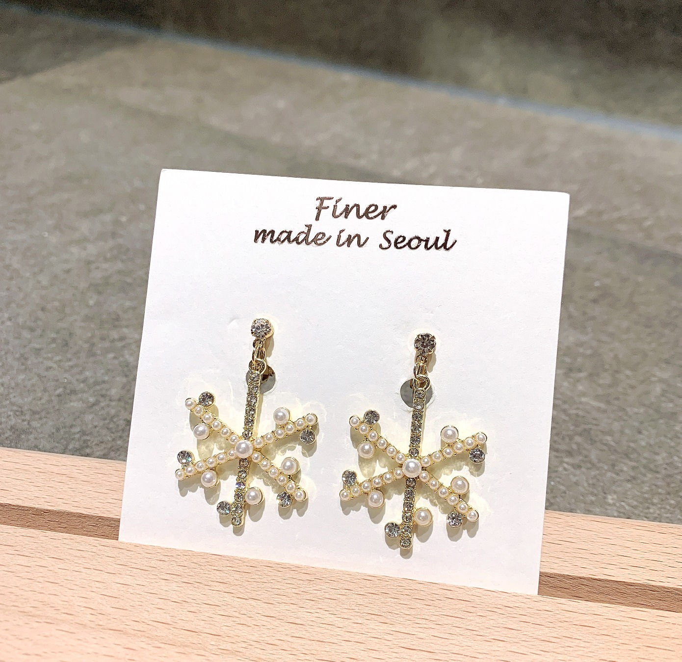 Sparkle Snowflake Clip-On Earrings (Dec_c1)