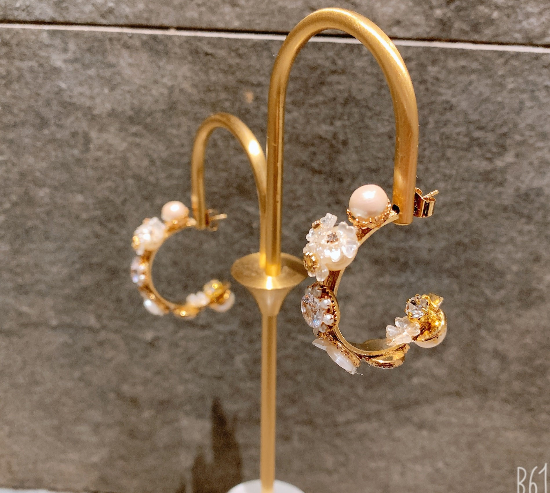 優雅的花花圈形耳環（AE_13）