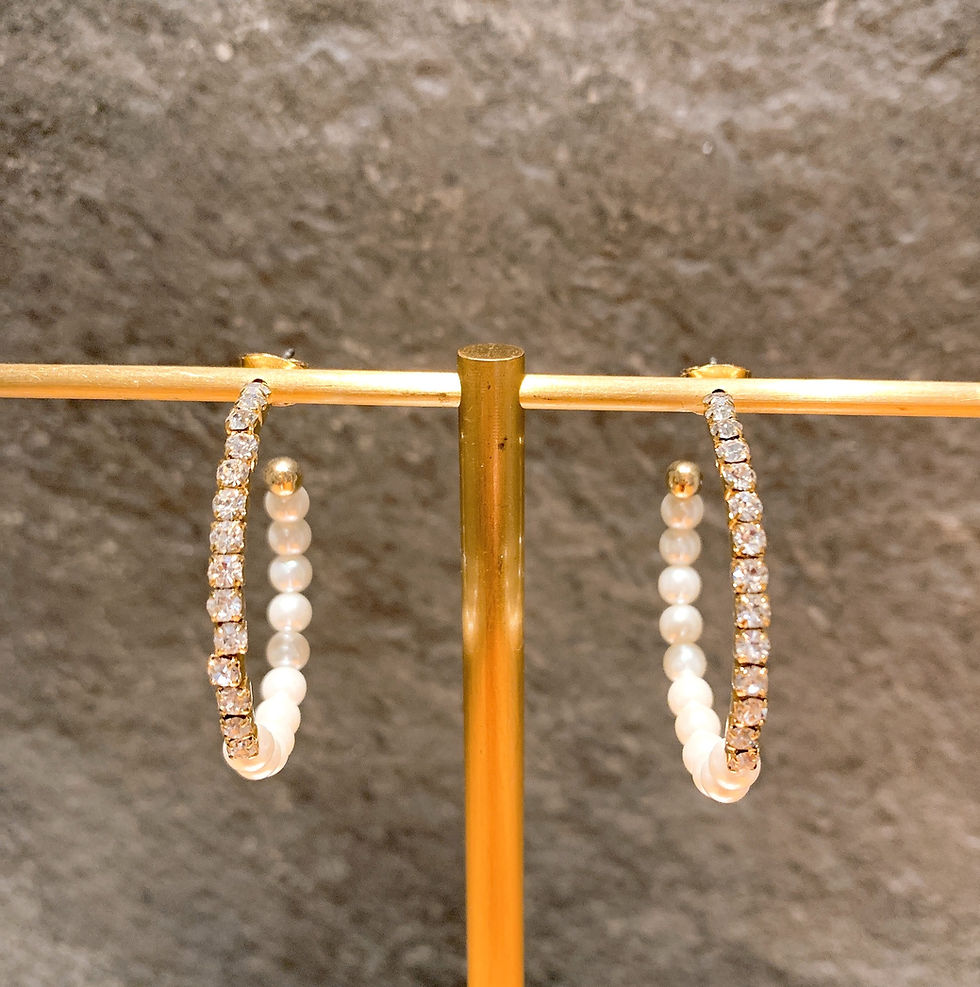 Thumbnail: Sparkly & Pearls wrapped hoop (AG_7)