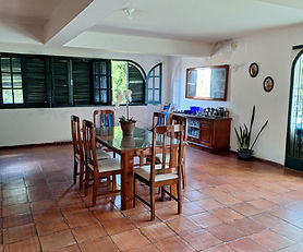 VENDE-SE CASA EM LOTE DE 1.485M² NO CENTRO DE DELFIM MOREIRA MG