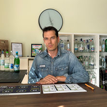 Wassersommelier Timo Bausch Wassertrinken am Arbeitsplatz