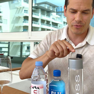 Timo Bausch mit Voss, Fiji und Evian