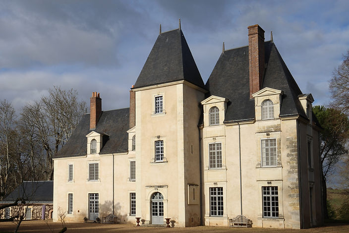 Château full front view.jpg