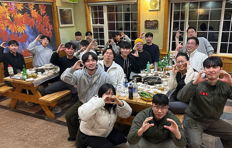 250116_대구 콘크리트 연구실 MT(이수진, 이진영, 홍근태 교수님 연구실).jpg