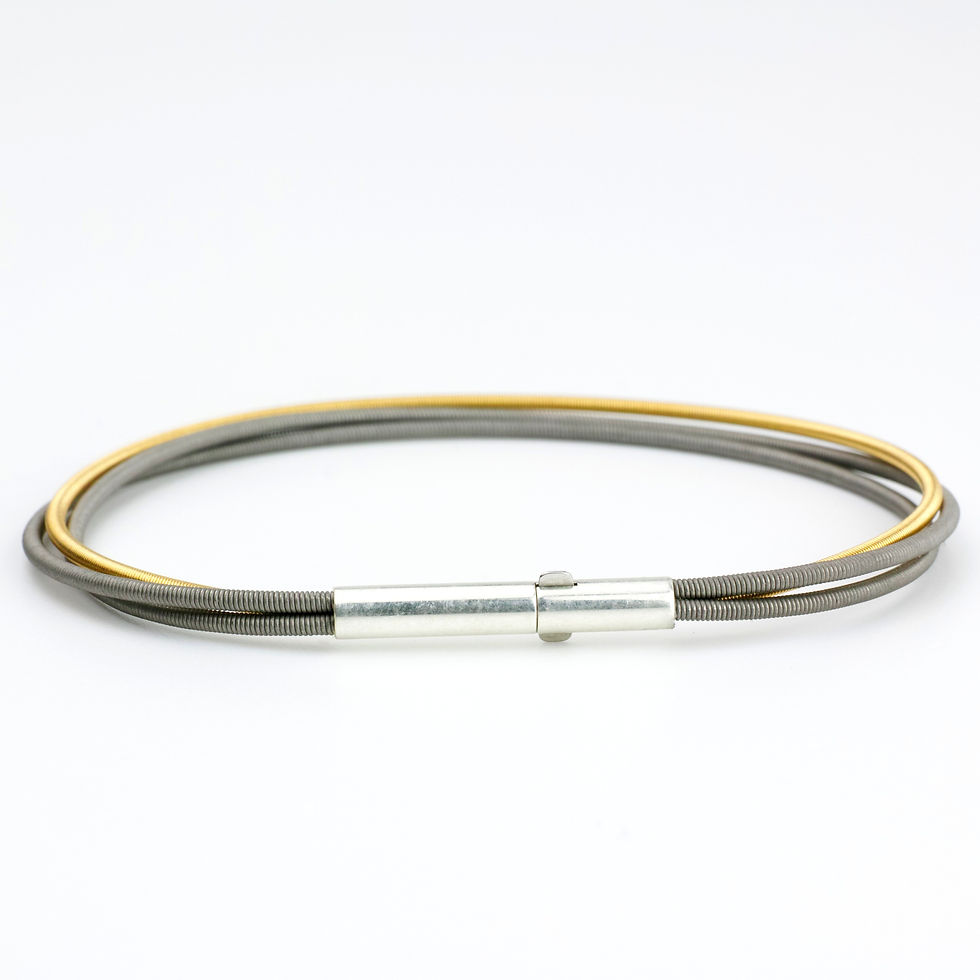 Miniaturbild: Armband aus Titan-Spiraldraht