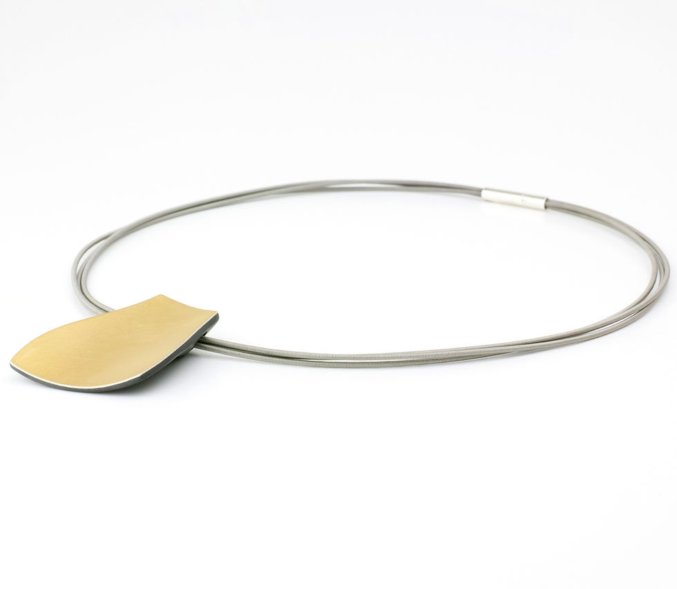 Miniaturbild: Langer Carbon-Anhänger mit Collier