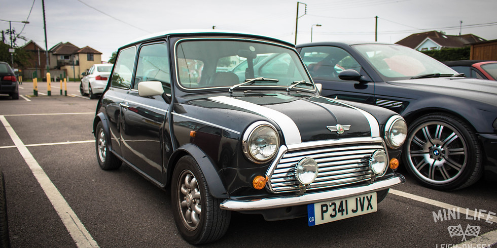 Mini Life's Monthly Meet at The Lodge Inn