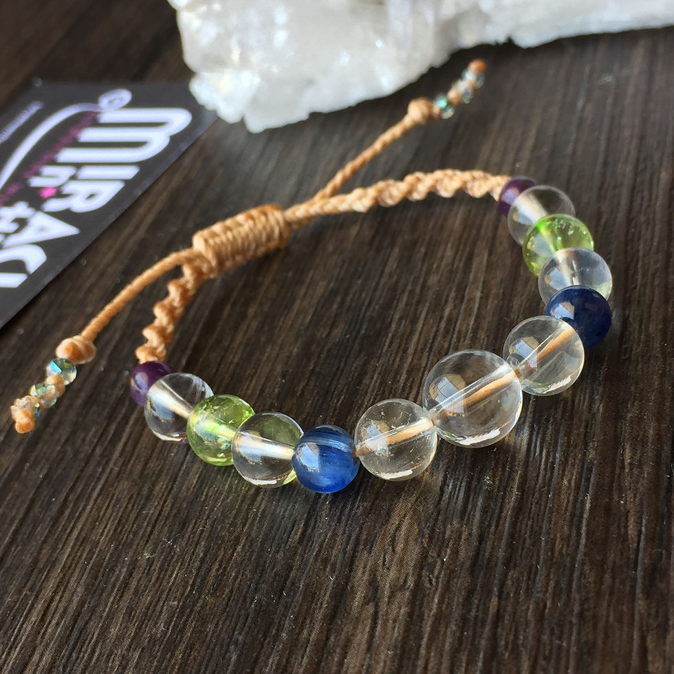 サムネイル： Variety Crystal Macrame Bracelet