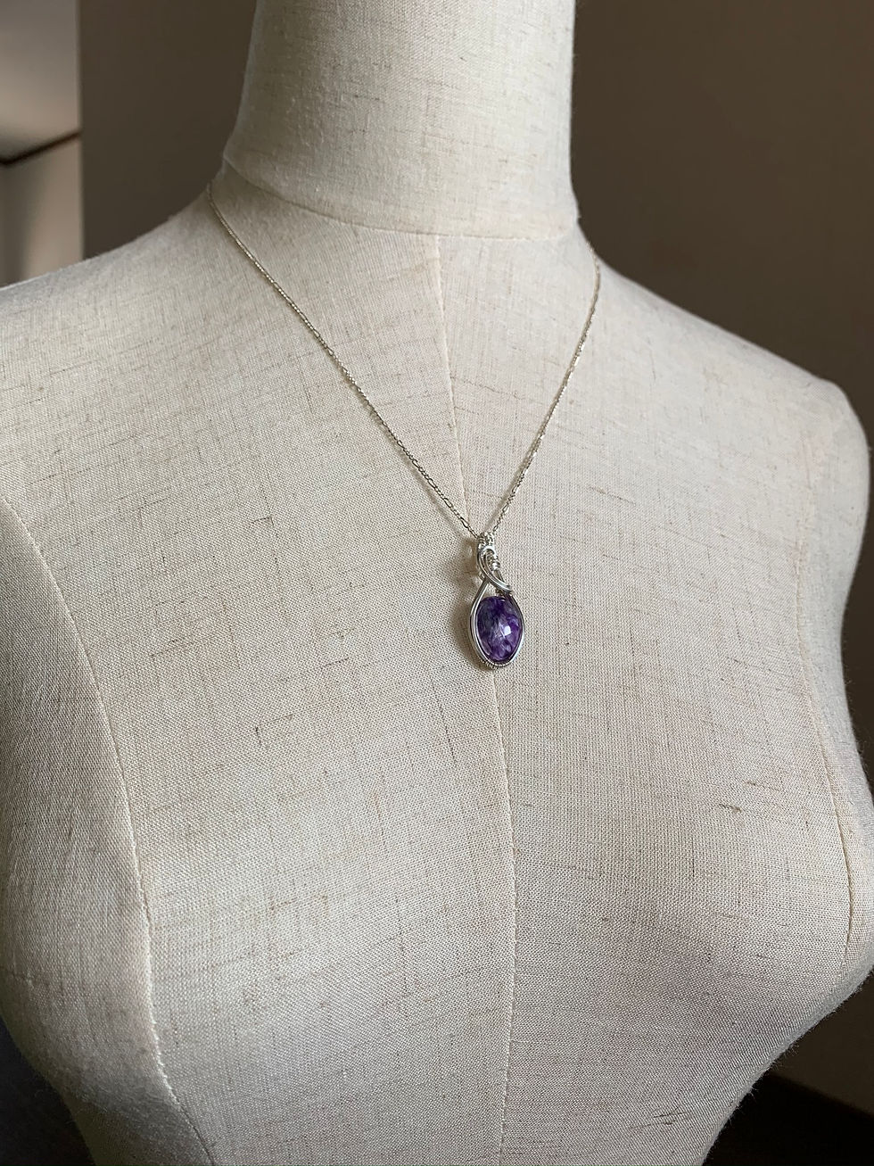 サムネイル： Charoite