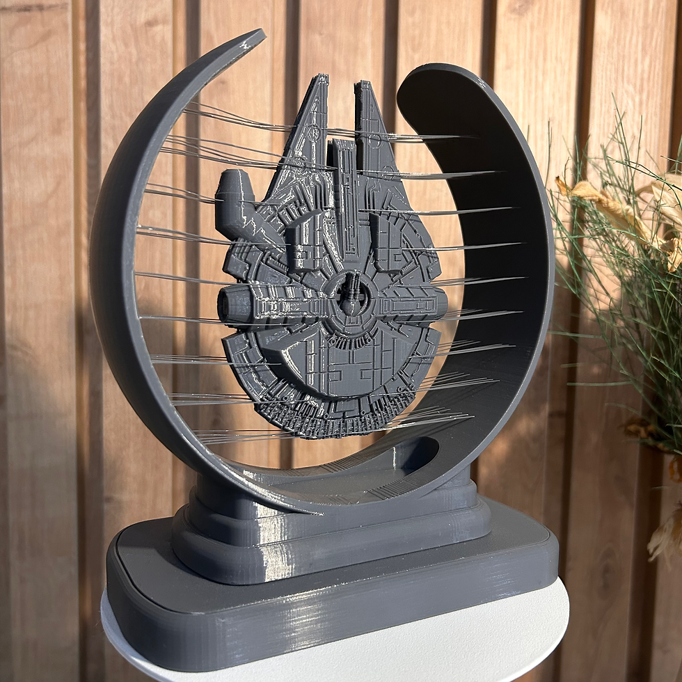Küçük resim: Havada Duran Star Wars Falcon Gemisi Işıklı Masa Süsü