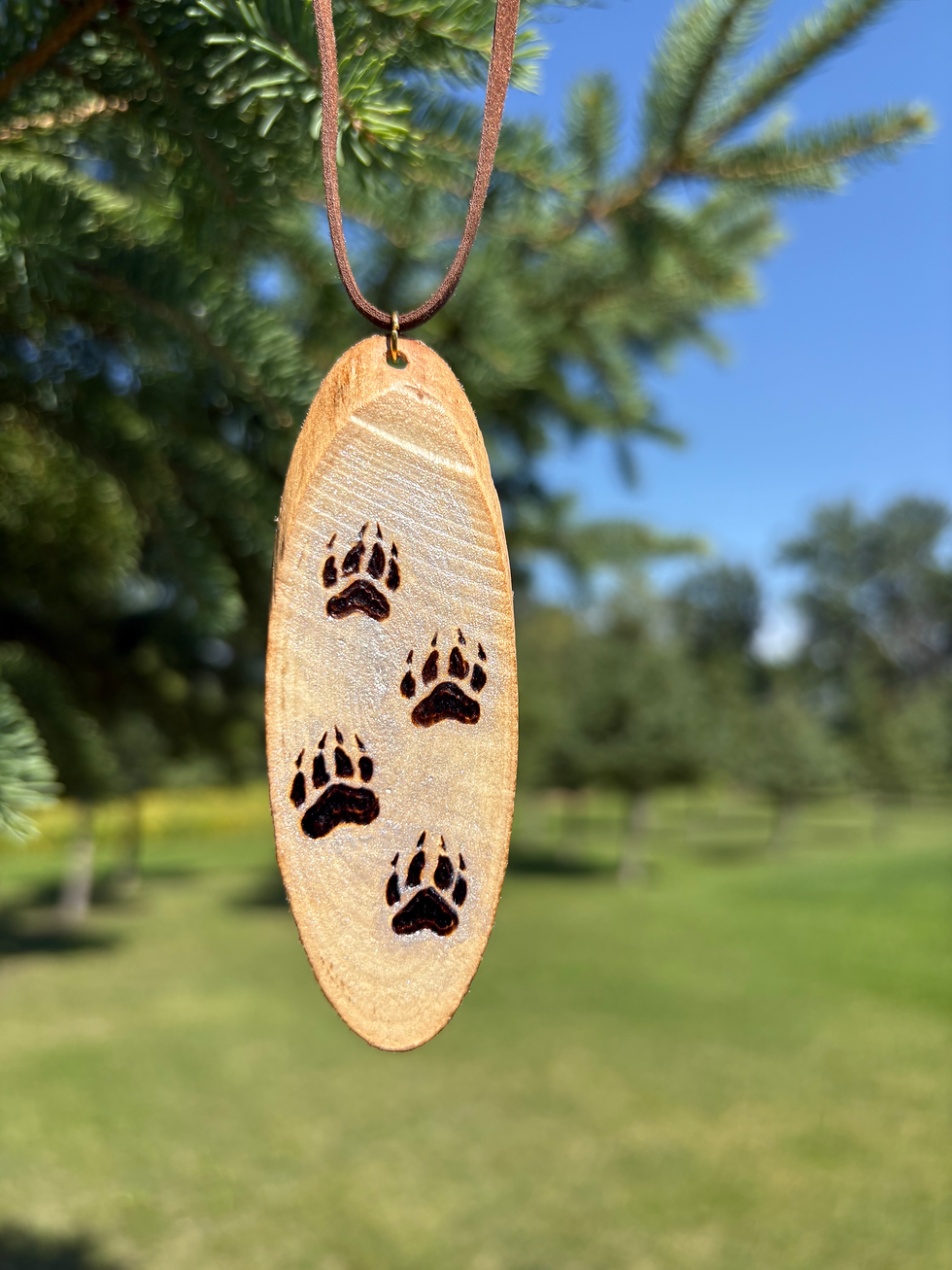 Thumbnail: pendant backside