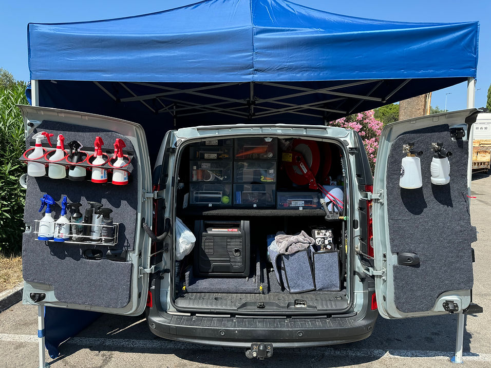 Matériel de nettoyage automobile