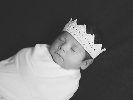 Wrapped pose newborn